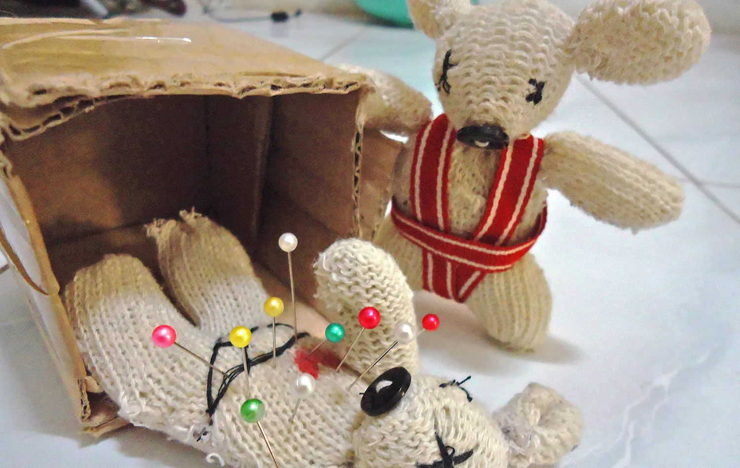 4. Kerajinan boneka dari sarung tangan bekas